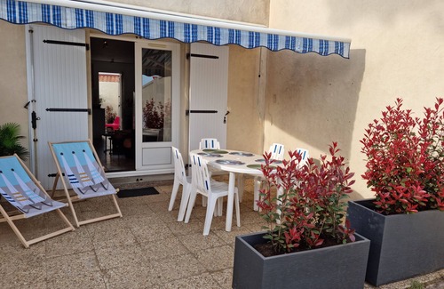 La Tranche-sur-Mer House | House with sea view, 20 steps from the beach