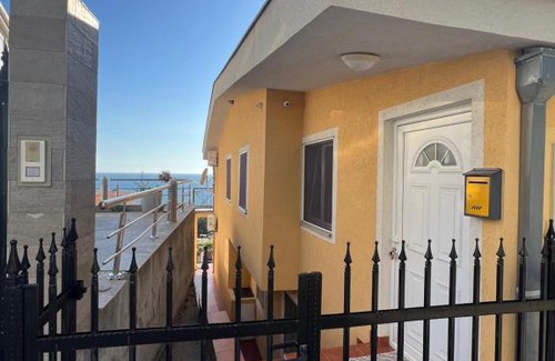 Sutomore Apartment | House with sea view