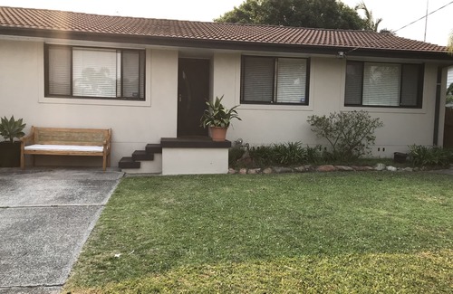 Wamberal House | House with spa, walking distance to beach