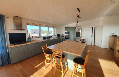 Plouider House | House with stunning views over the bay of Goulven. Ideally located