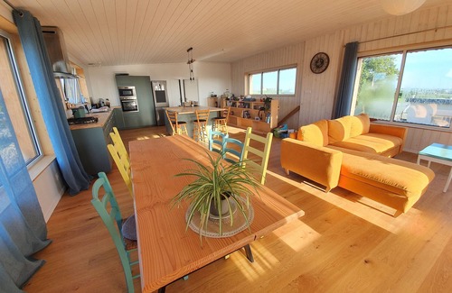 Plouider House | House with stunning views over the bay of Goulven. Ideally located