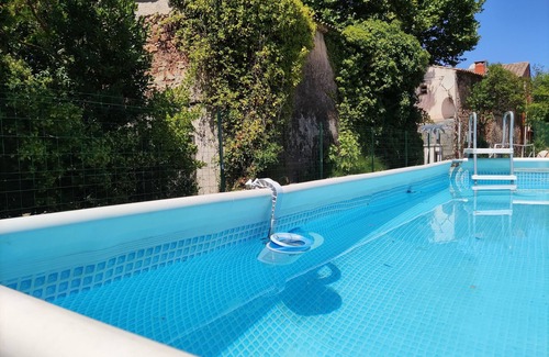 Sollies-Ville House | House with swimming pool in quiet countryside close to beaches
