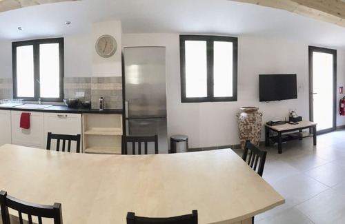 Cadenet House | House with swimming pool and enclosed garden, in the heart of the Bastide du Laval olive-growing estate