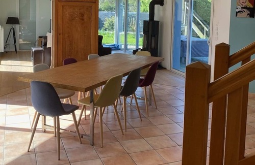 Gestel House | House with swimming pool, between land and sea