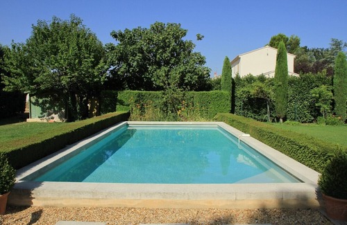 Orange House | House with terrace garden of 1000m2 - Swimming pool - Downtown Orange - 2 people