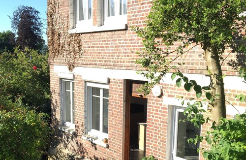 Gare-Jouvenet House | House with terrace near the city center.