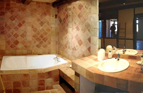 Belfort-du-Quercy House | House Wren renovated in the medieval style