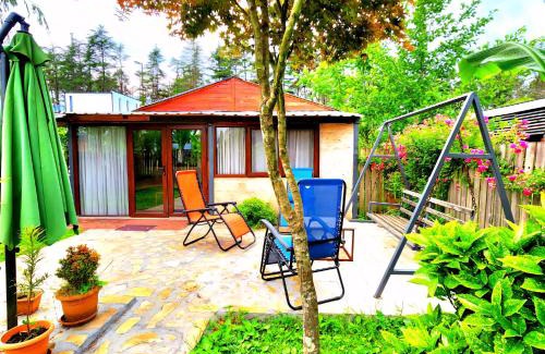 Ureki House | House & Yard Sesil M 110m to beach Kaprovani