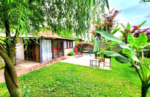 Ureki House | House & Yard Sesil M 110m to beach Kaprovani