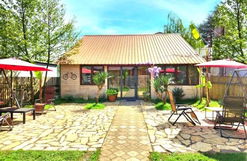 Ureki House | House & Yard Sesil XL 90m to beach