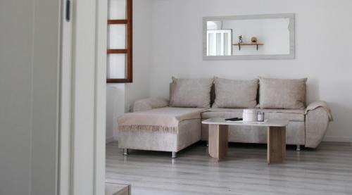 Radanovici Apartment | House9