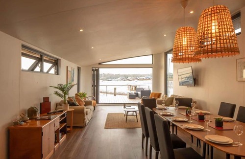 Bembridge Boat Rental | Houseboat Eleuthera