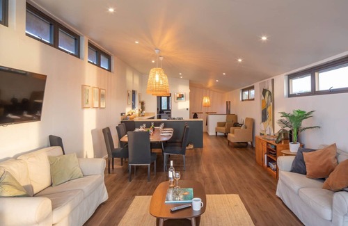 Bembridge Boat Rental | HOUSEBOAT ELEUTHERA