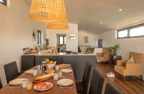 Bembridge Boat Rental | HOUSEBOAT ELEUTHERA