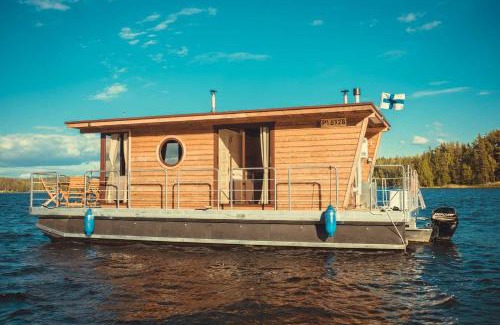 Jyvaskyla Boat Rental | Houseboat Finland