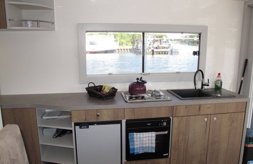 Oberhavel Apartment | Houseboat for 4 guests with 25m² in Hennigsdorf (264977)