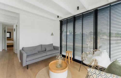Stavoren Boat Rental | Houseboat in Stavoren with Waterfront Views