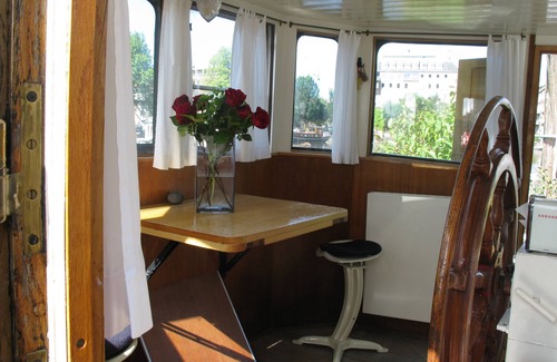 Haarlemmerbuurt Boat Rental | Houseboat Ms. Luctor