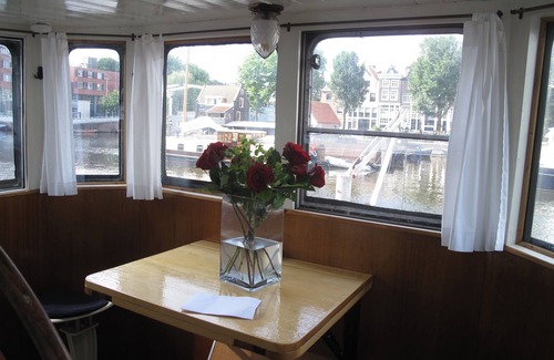 Haarlemmerbuurt Boat Rental | Houseboat Ms. Luctor