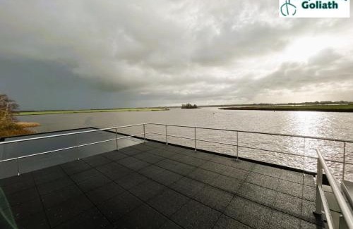 Monnickendam Boat Rental | Houseboat Tjonger NS003