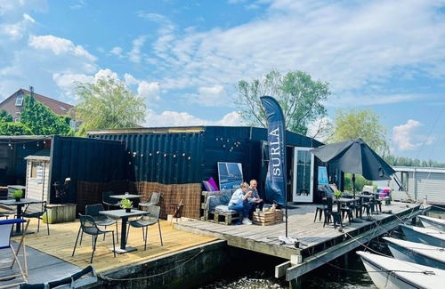 Monnickendam Boat Rental | Houseboat Tomio NS001