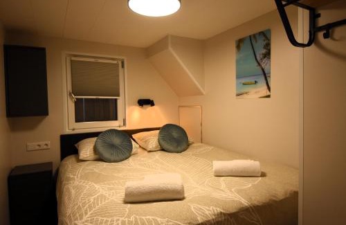 Heugum Boat Rental | Houseboat Trinidad