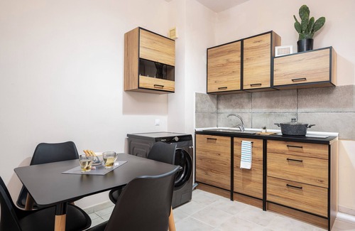 Thessaloniki City Centre Apartment | Houseloft Duomo Retreat