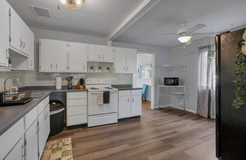 Lincoln Village House | Housepitality - West Side Lodge - 6 BR 2 BA MA