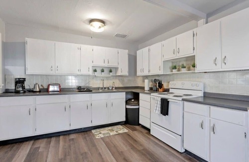 Lincoln Village House | Housepitality - West Side Lodge - 6 BR 2 BA MA
