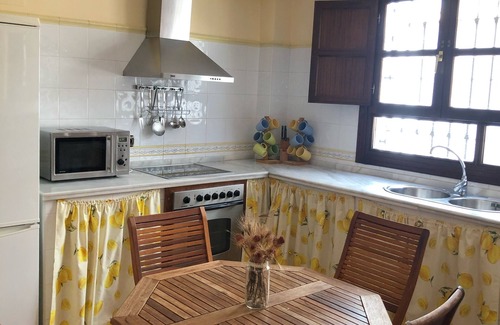 Zafarraya Cottage | Houses of Tita Elvira for 12 people