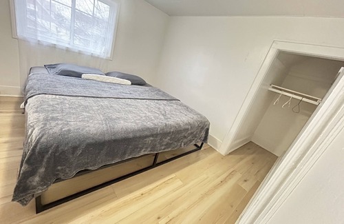 East Windsor House | Housing Albert