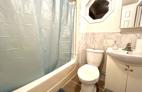 East Windsor House | Housing Albert