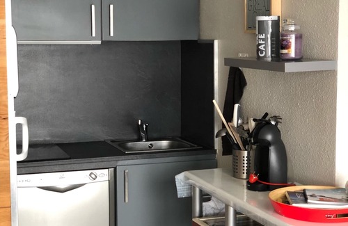 Les Menuires Apartment | HOUSING F1 BIS FOOT OF SLOPES WITH BALCONY RDC FULL SOUTH. DOMAINS 3 VALLEYS
