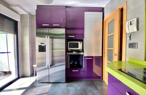 Leon Apartment | - Housingleon-center with two garage spaces