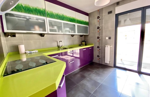 Leon Apartment | - Housingleon-center with two garage spaces