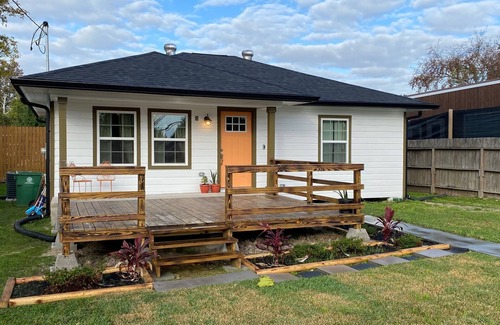 Northside House | Houston Cozy Cottage Home, Dog Friendly Home Gated