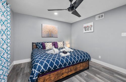 Houston Heights Apartment | Houston Heights 2BR Getaway with Pool & Free Park