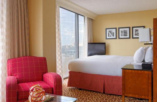 Uptown Hotel | Houston Marriott West Loop by The Galleria