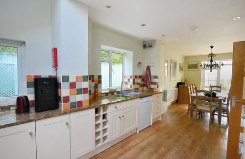 Lyme Regis House | HOVE TO, pet friendly, country holiday cottage in Lyme Regis
