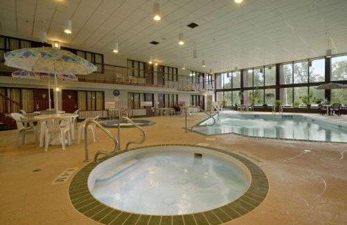 Portage La Prairie Hotel | Howard Johnson by Wyndham Portage La Prairie