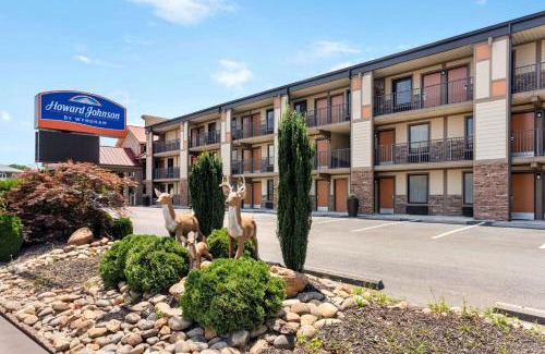 Pigeon Forge Hotel | Howard Johnson by Wyndham Pigeon Forge