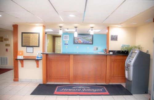 East Texas Hotel | Howard Johnson by Wyndham Allentown/Dorney Hotel & Suites