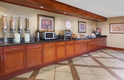 Evansville Hotel | Howard Johnson by Wyndham Evansville East