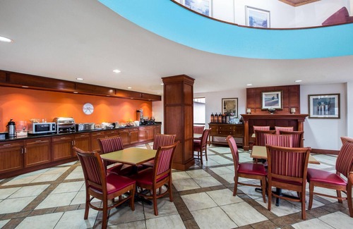 Evansville Hotel | Howard Johnson by Wyndham Evansville East