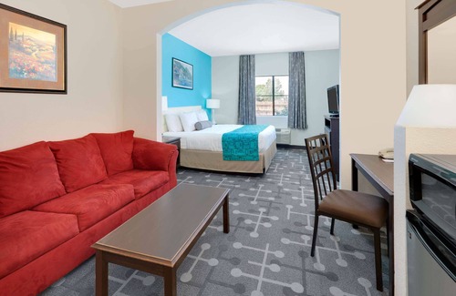 Lubbock Hotel | Howard Johnson by Wyndham Lubbock TX