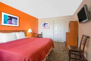 St. George Hotel | Howard Johnson by Wyndham St. George Hotel & Suites