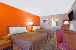 St. George Hotel | Howard Johnson by Wyndham St. George Hotel & Suites