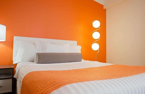 Toms River Hotel | Howard Johnson by Wyndham Toms River
