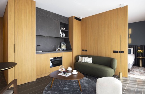 Asnieres-sur-Seine Hotel | Howard Sur Seine