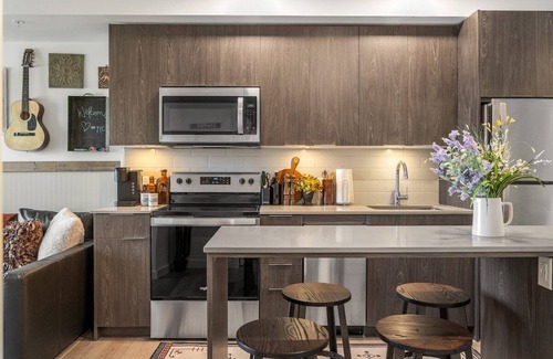 East Village Apartment | Howdy! 1BR Western Theme w Rooftop Patio & AC